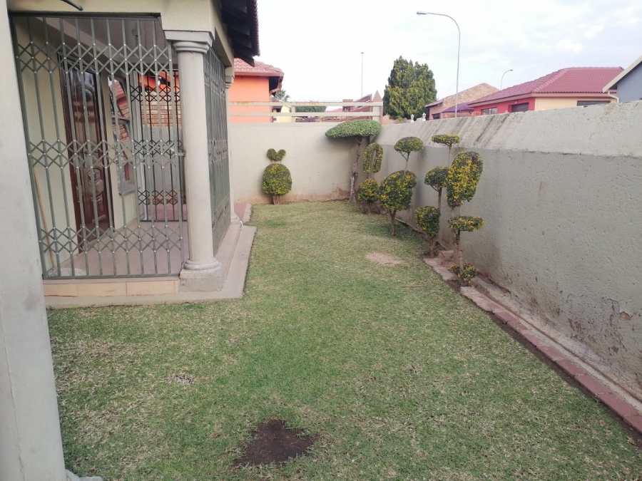 3 Bedroom Property for Sale in Mabopane Unit X North West